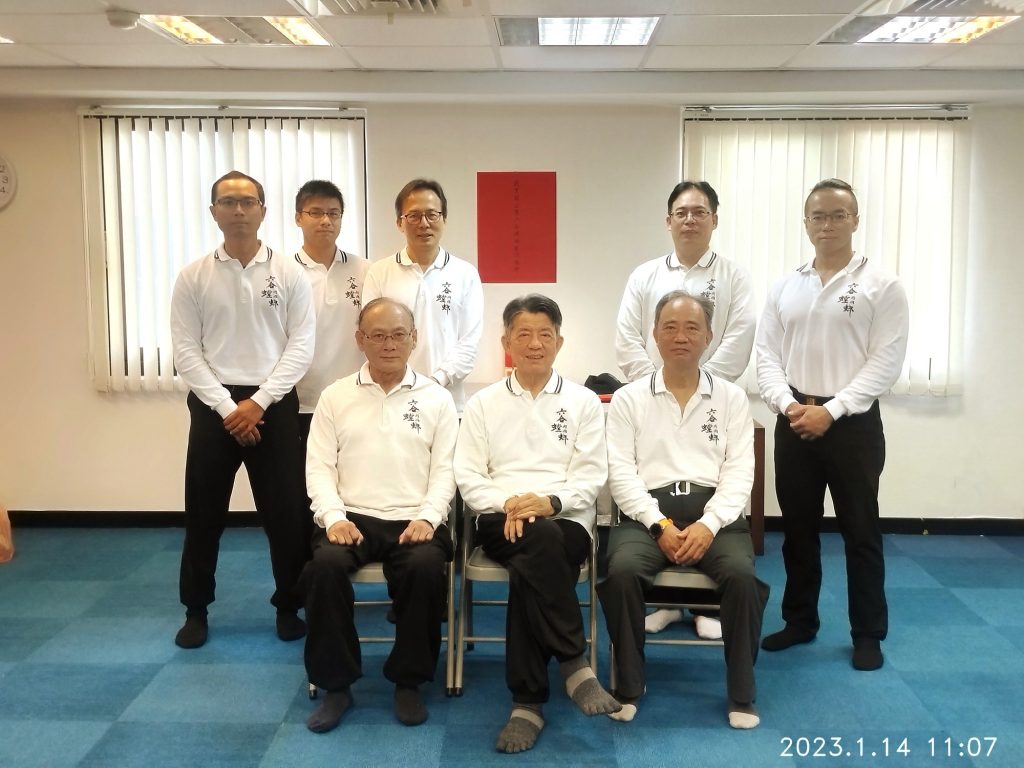 六合螳螂拳入門儀式合照1