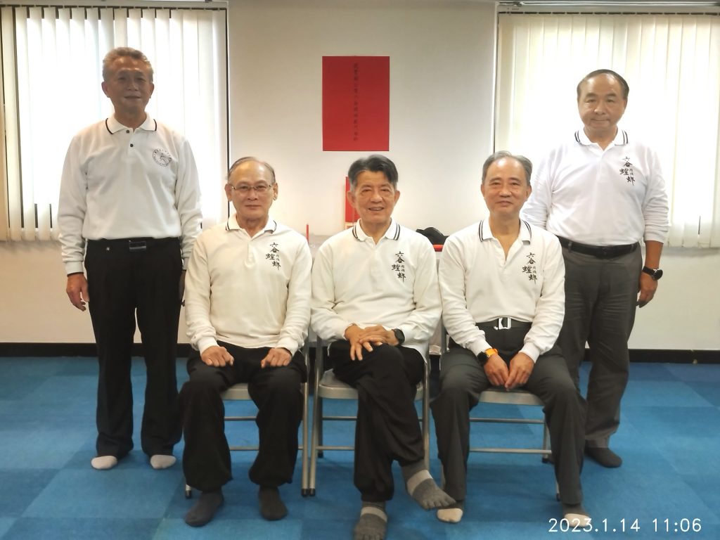 六合螳螂拳入門儀式合照2